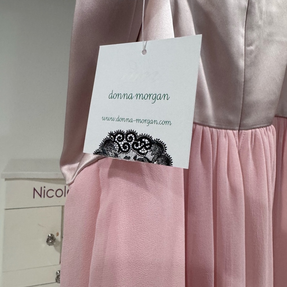 5 for $25 SALE 🎉 Elegant Strapless Pink Dress - Picture 4 of 5